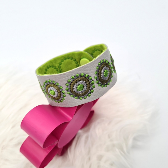 Preview: Armband in grau/grün, Echt-Leder, 22cm lang